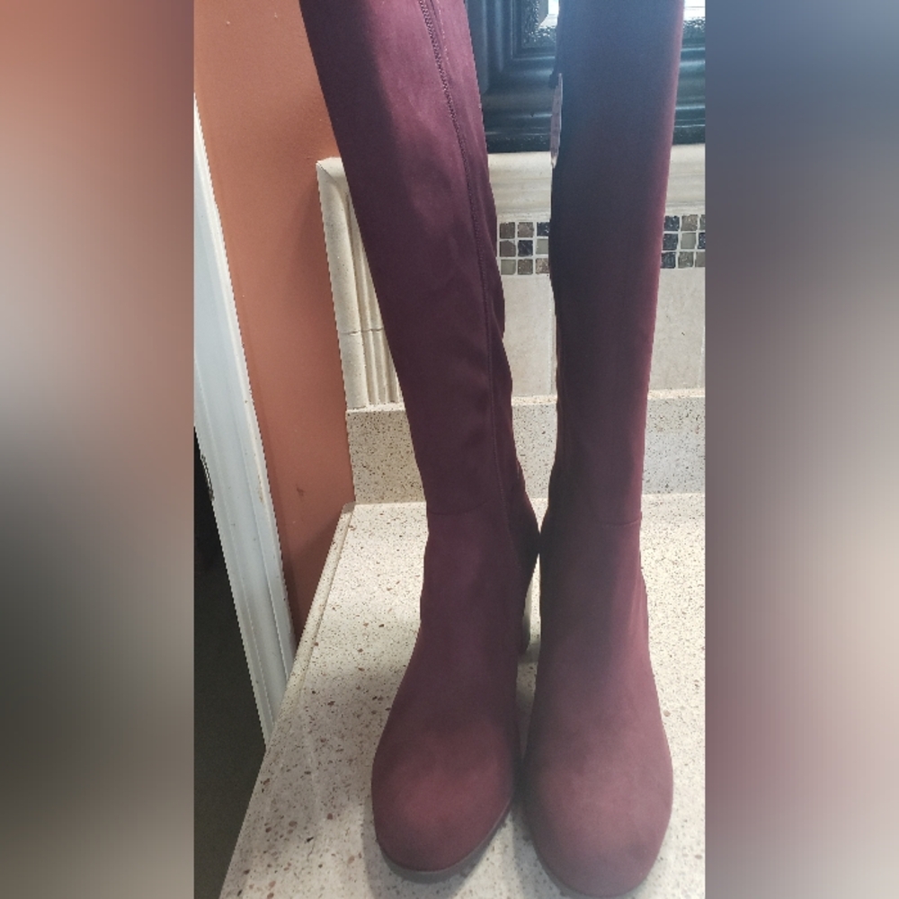 NWOB GIANNI BERNINI MEMORY FOAM KNEE HIGH BOOTS (BURGUNDY) Sz. 7.5M or 9M ..... - Picture 3 of 10